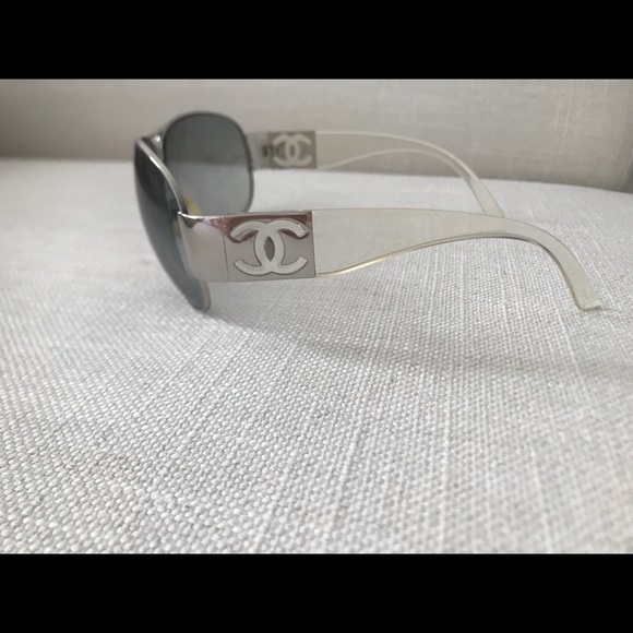 CHANEL Aviator Sunglasses - Picture 14 of 14